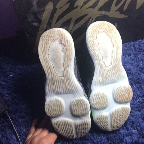 I wear them one time for basketball - Picture 2 of 3